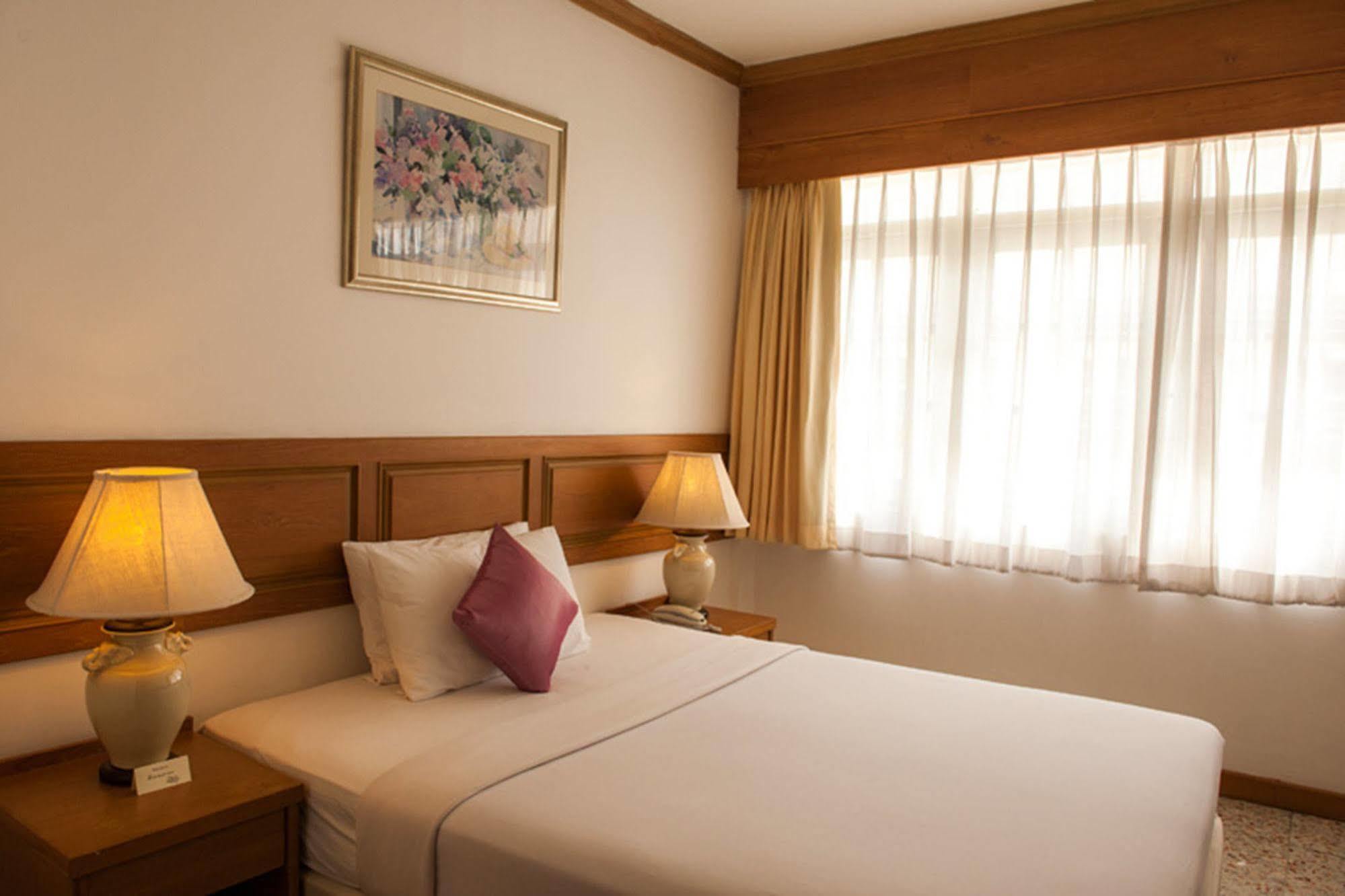Lido Beach Hotel Pattaya Luaran gambar